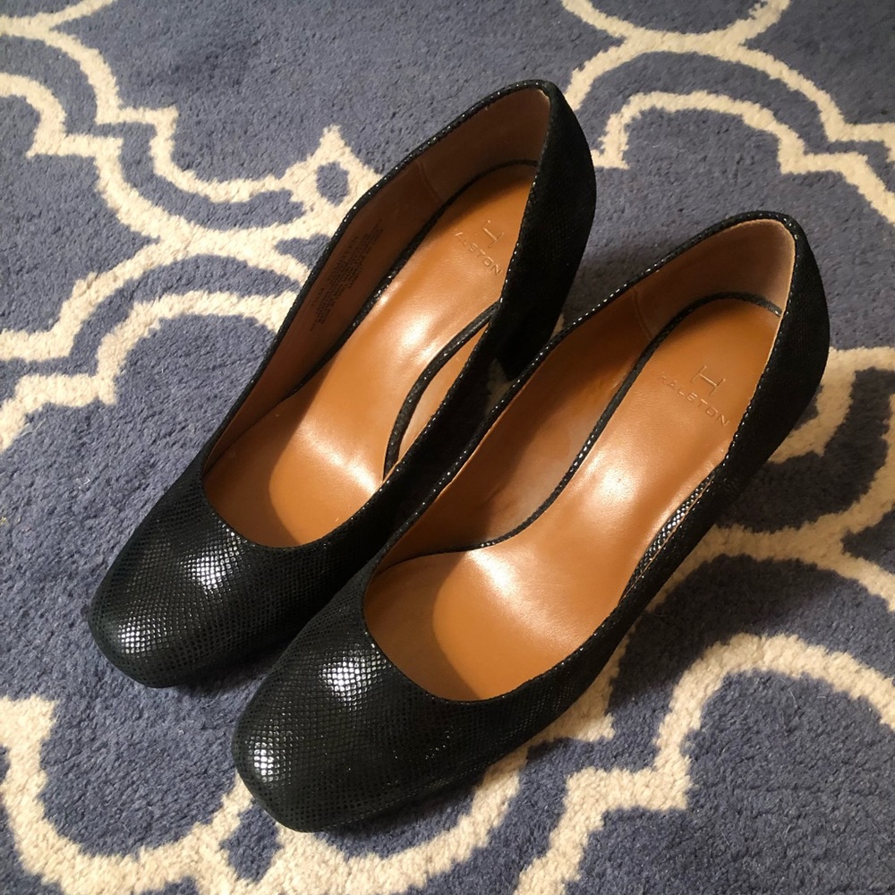 H by Halston Pumps